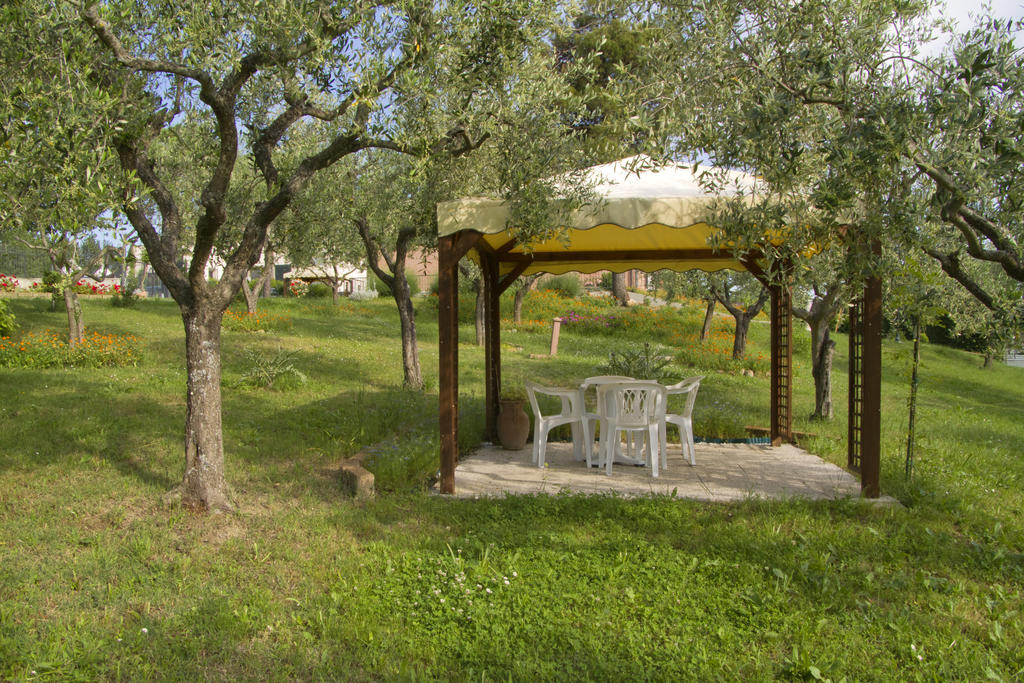 Residence Villa Adriana Sant'Angelo in Lizzola ภายนอก รูปภาพ
