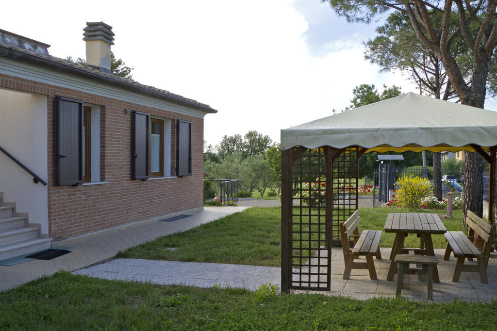 Residence Villa Adriana Sant'Angelo in Lizzola ภายนอก รูปภาพ